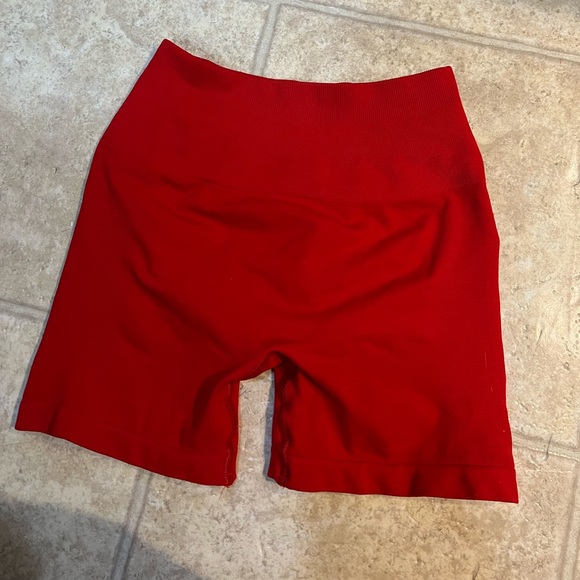 Alphalete amplify shorts - Picture 2 of 3